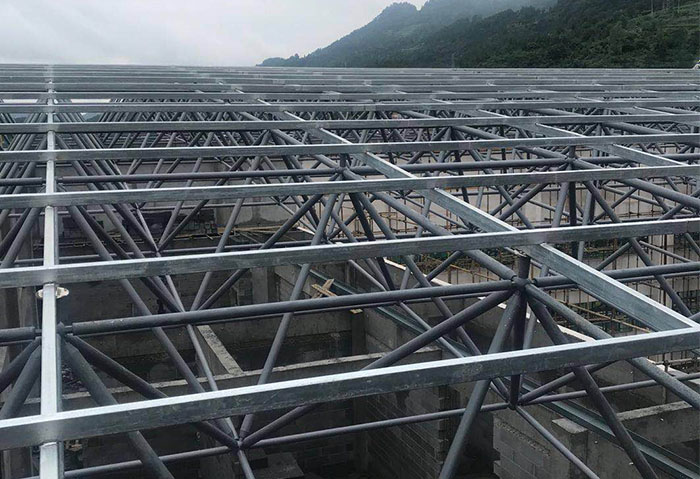 赤峰仁怀冠英学校艺体楼网架